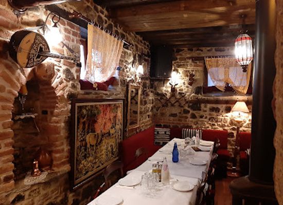 albania/devoll/restaurant/vila-cofiel