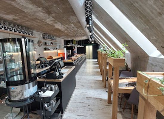 czechia/olomouc/restaurant/koza-zustala-cela