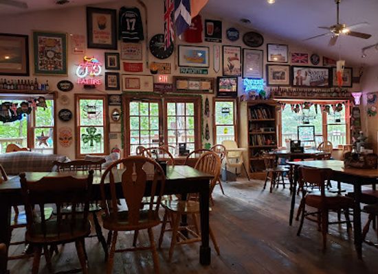 north-carolina/great-smoky-mountains/restaurant/the-fox-parrot-tavern