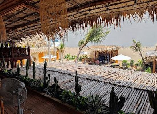 vietnam/ha-long/restaurant/hi-beach-coffee-music