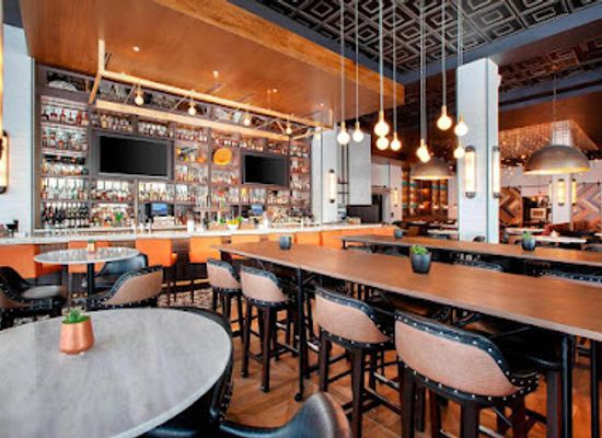 kentucky/louisville/downtown/restaurant/porch-kitchen-bar