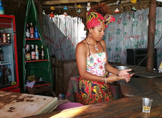 madagascar/nosy-be/restaurant/mitsinjoriaka-gargotte