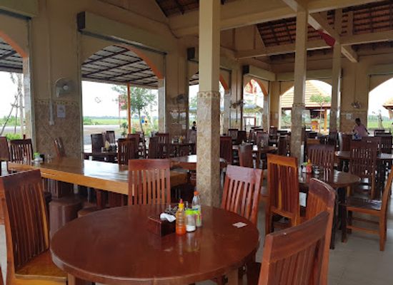 cambodia/svay-rieng/restaurant/veal-sorsai-restaurant