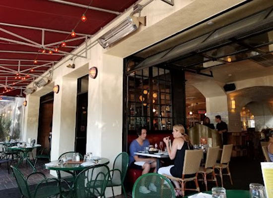 new-york/long-island/restaurant/waterzooi-belgian-bistro-oyster-bar