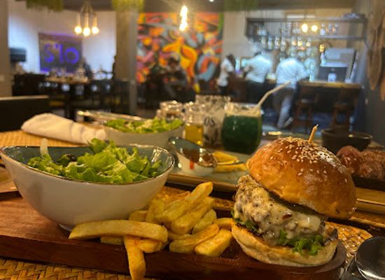zambia/livingstone/restaurant/s-lo-lounge