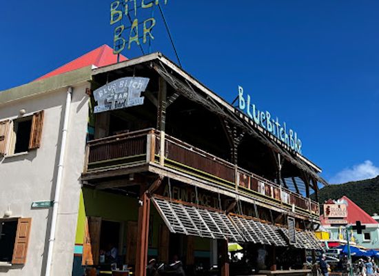 sint-maarten/sint-peters/restaurant/taloula-mango-s-blue-bitch-bar