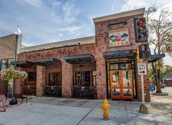 south-dakota/sioux-falls/falls-park/restaurant/mackenzie-river-pizza-grill-pub