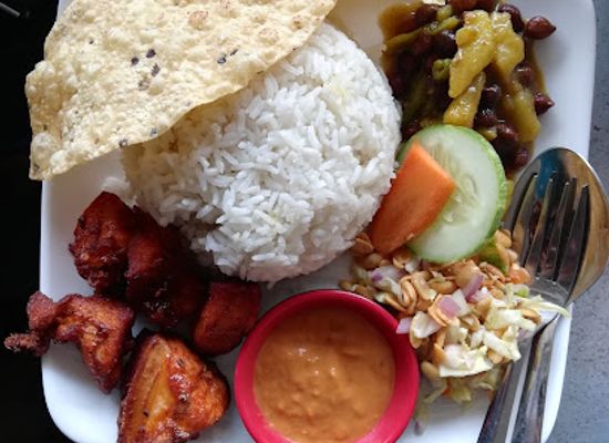 nepal/narayani-zone/restaurant/local-restaurant-suprim-khaaja-ghar