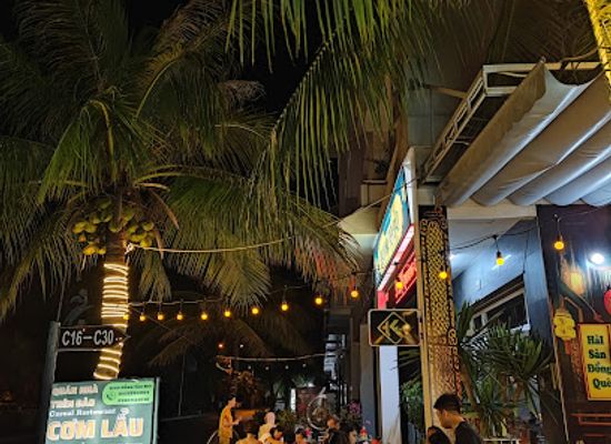 vietnam/ha-long/tuan-chau-island/restaurant/quan-nha-tren-dao-am-thuc-duong-pho
