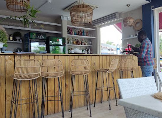 sint-maarten/sucker-garden/restaurant/la-perle-bleu-beach-bar-restaurant