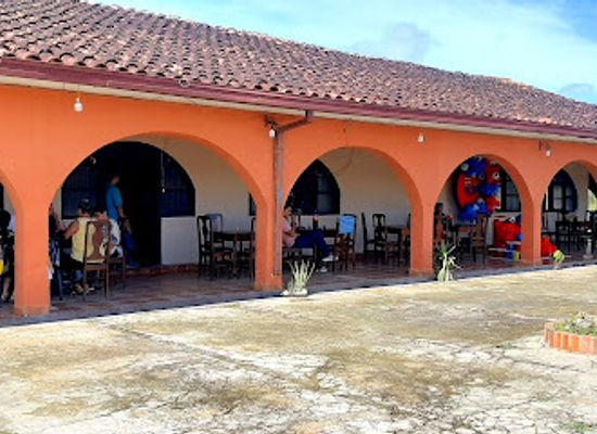 bolivia/beni-savannas/restaurant/asociacion-de-pilotos-civiles-del-beni-restaurant-balneario-el-aviador