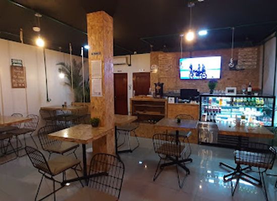 ecuador/manta/restaurant/mavi-cafe-grill