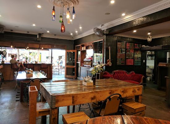 australia/macdonnell-ranges/restaurant/epilogue-lounge-rooftop-bar