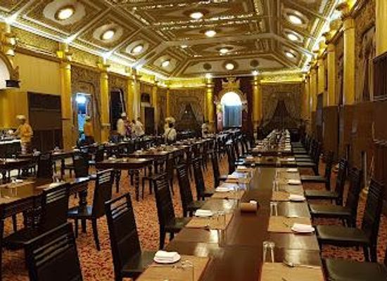 myanmar-burma/yangon/restaurant/karaweik-palace