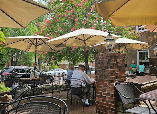 missouri/st-charles/restaurant/magpie-s-cafe