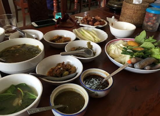 myanmar-burma/central-myanmar/restaurant/aung-family