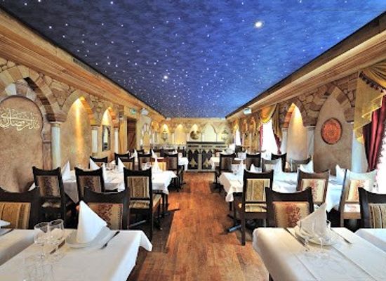 switzerland/zurich/restaurant/restaurant-le-cedre-badenerstrasse