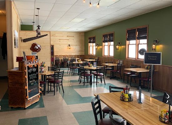michigan/upper-peninsula/restaurant/glacia-tavern