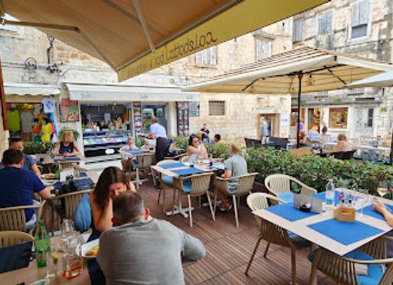 croatia/trogir/restaurant/calebotta-wine-bar-restaurant