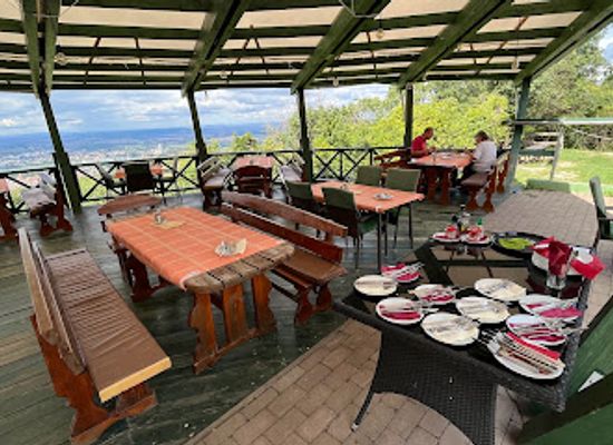 hungary/borzsony-mountains/restaurant/vaskapu-etterem-esztergom