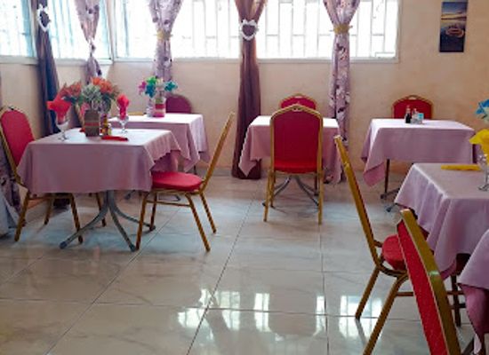 gabon/chaillu-massif/restaurant/restaurant-le-perroquet-gris
