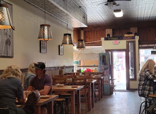 wyoming/cody/restaurant/annie-s-soda-saloon