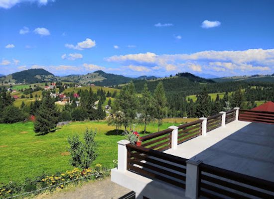 romania/rodnei-mountains/restaurant/tihuta-retreat