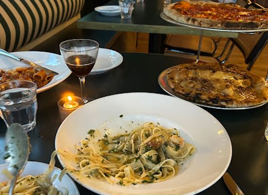 new-york/the-hamptons/restaurant/moby-s