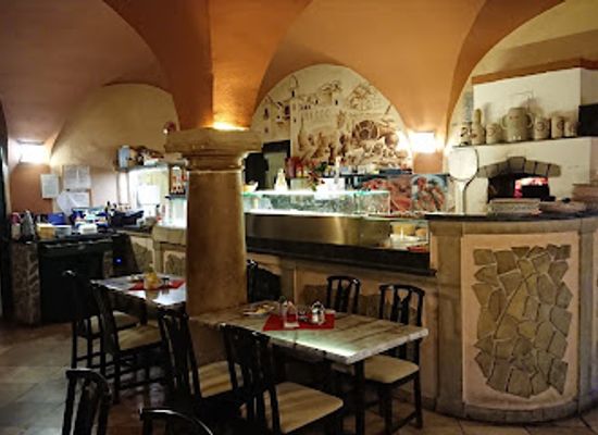 hungary/sopron/restaurant/forum-pizzeria
