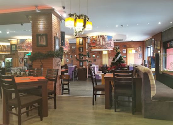 bulgaria/pirin-mountains/restaurant/queen-s-pub-bansko