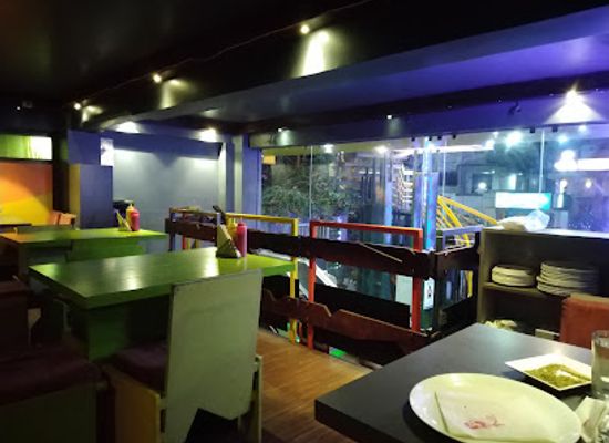 india/guwahati/restaurant/4-seasons-restaurant