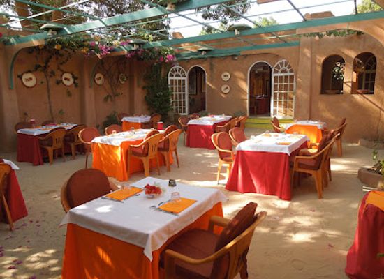 niger/azawagh/restaurant/the-pillar-restaurant