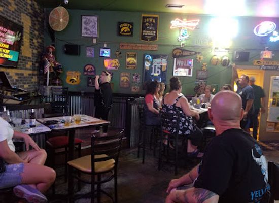 missouri/lake-of-the-ozarks/restaurant/lucky-s