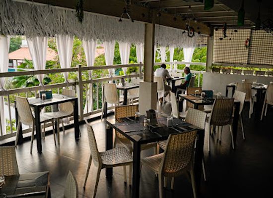 india/pondicherry/french-quarter/restaurant/cafe-veloute-french-cuisine-multi-thai-japanese-best-cafe-in-pondicherry