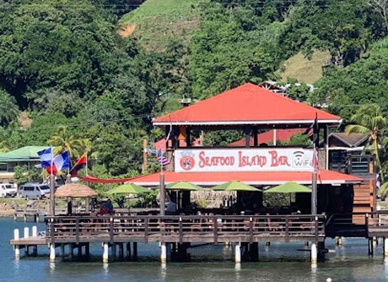 honduras/mosquito-coast/restaurant/captain-jack-s-seafood-island-bar