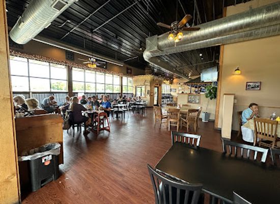illinois/corn-belt/restaurant/abe-s-hideout