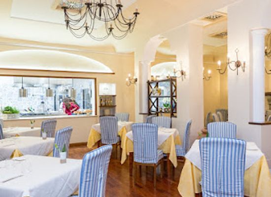 italy/positano/restaurant/la-taverna-del-leone