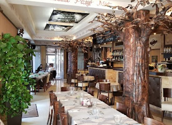 hungary/matra-mountains/restaurant/borimami