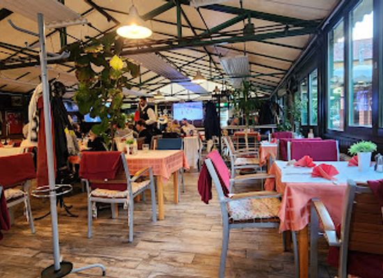 hungary/szeged/belvaros/restaurant/gory-pince-etterem