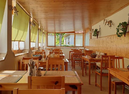 hungary/keszthely/restaurant/fefe-etterem