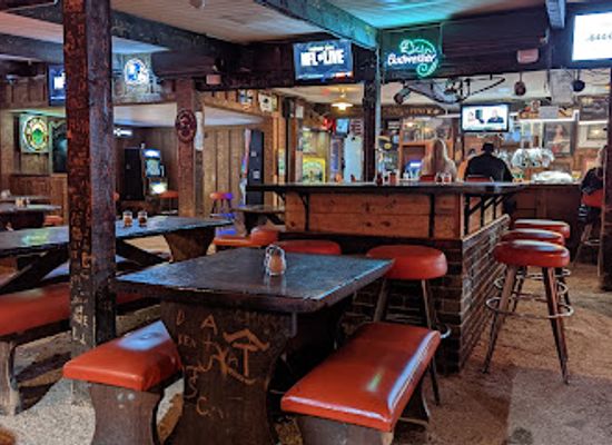 montana/the-flathead/restaurant/moose-s-saloon