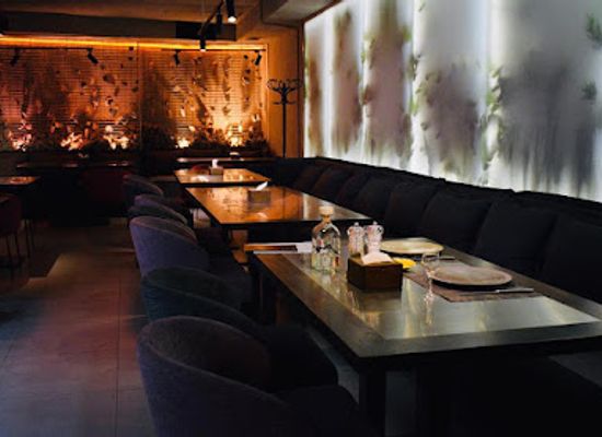 ukraine/lviv/restaurant/vzhar