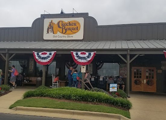mississippi/the-flatwoods/restaurant/cracker-barrel-old-country-store