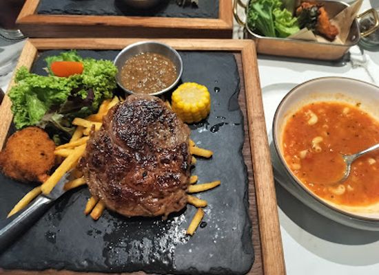 singapore/ang-mo-kio/restaurant/collin-s-jubilee-square