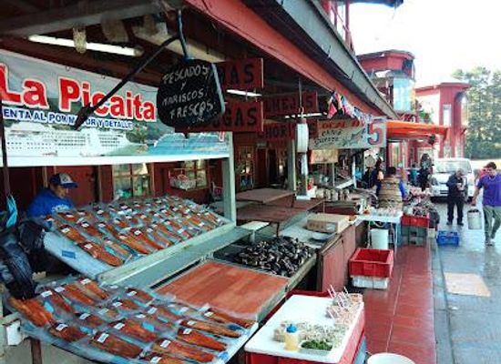 chile/puerto-varas/restaurant/angelmo-fish-market