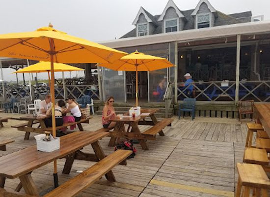 massachusetts/nantucket/restaurant/sandbar-at-jetties-beach-bar-restaurant