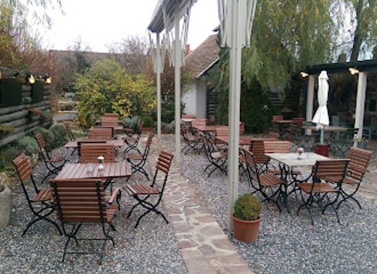 hungary/balaton-uplands-national-park/restaurant/kovirag-etel-ital-agy