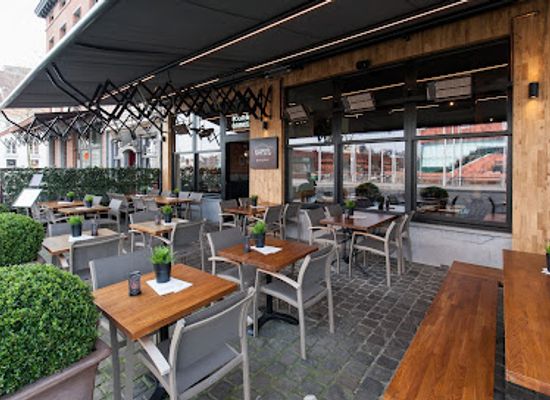 belgium/antwerp/eilandje/restaurant/napo-s