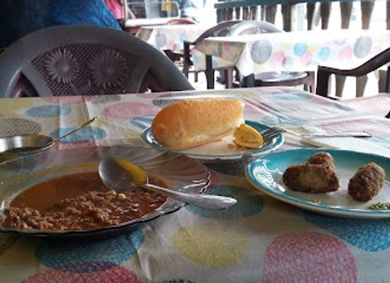 madagascar/antananarivo/ampefiloha/restaurant/fraise-halal