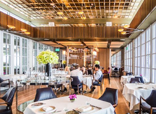 singapore/marina-bay/marina-south/restaurant/spago-dining-room
